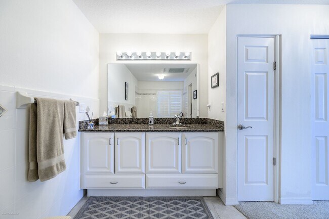 Building Photo - 1477 Park Beach Cir