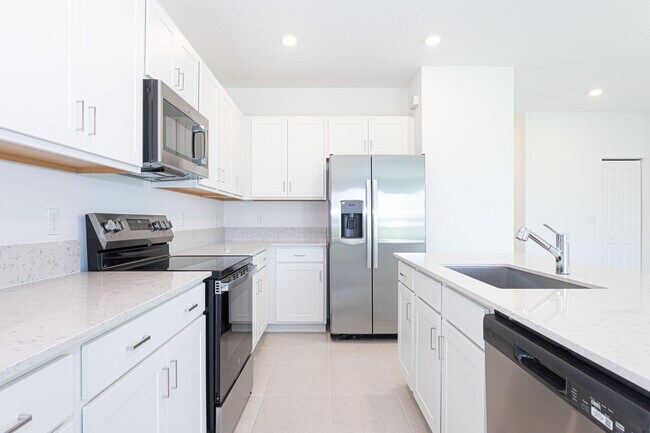 Building Photo - 630 SE Lk Fls St