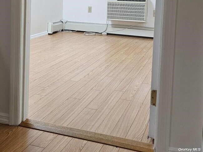 Building Photo - 82-74 Country Pointe Cir