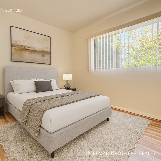 Building Photo - 11950 Laurelwood Dr