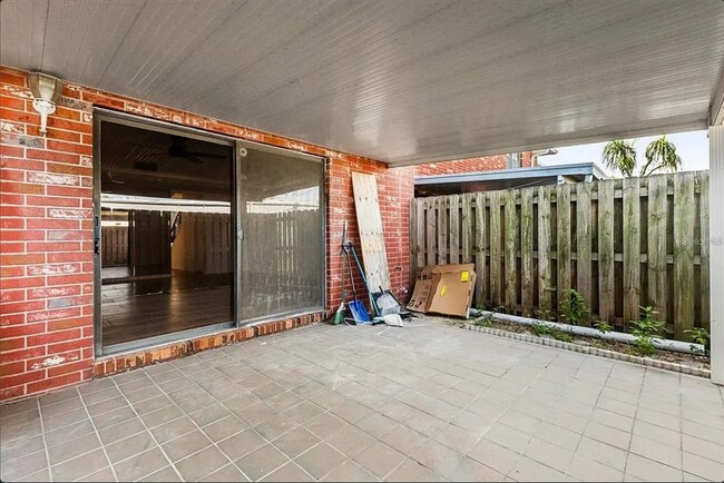 Building Photo - Rental Unit in Daytona Beach offering easy access to major roadways including I-95 and I-4