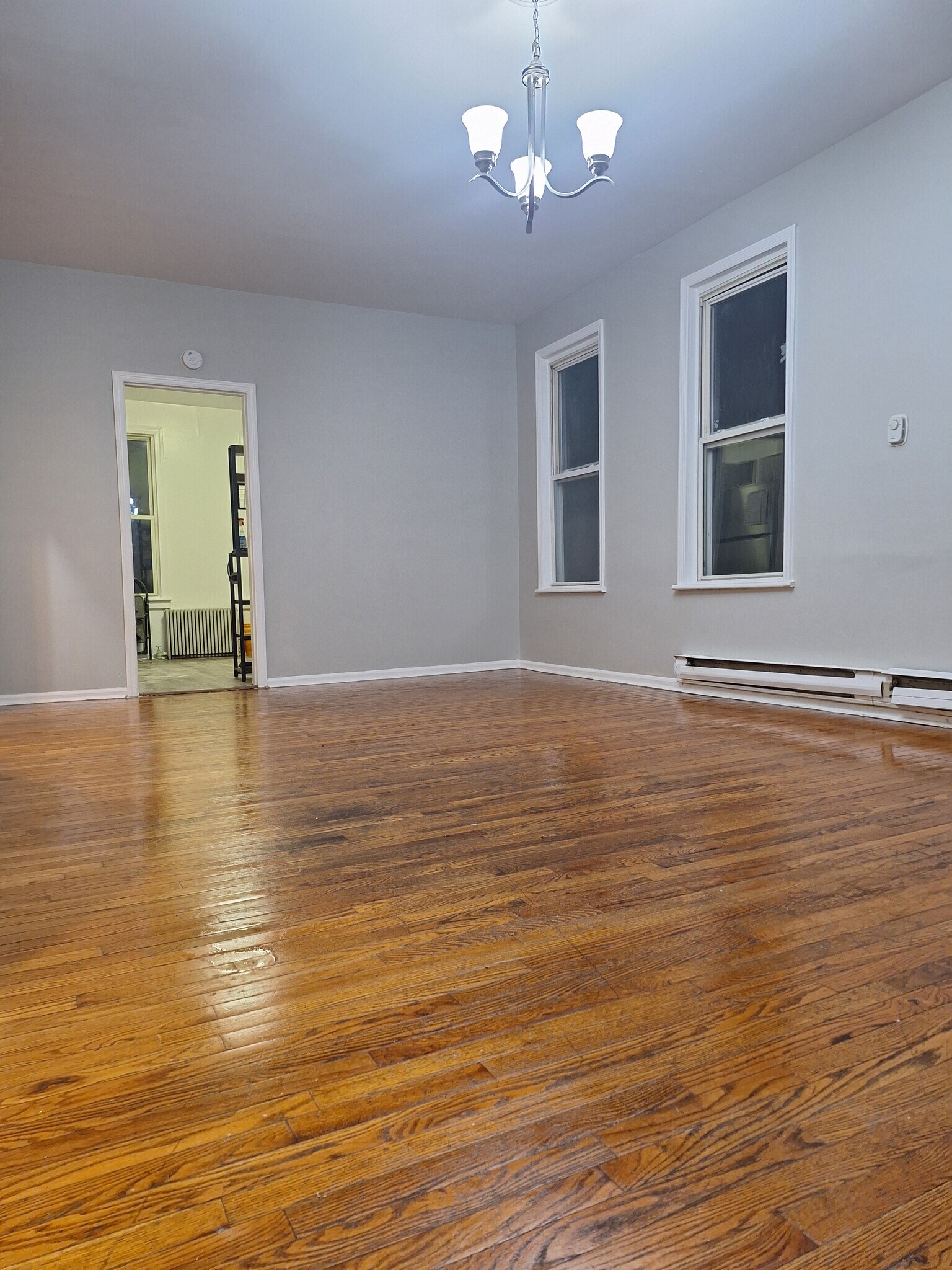 Building Photo - 98 Main St