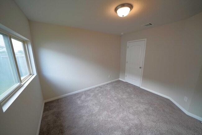 Building Photo - Beautiful like-new home now available in W...