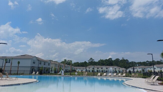 Building Photo - 213 Pasadena Dr