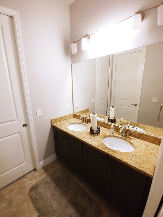 Building Photo - "Spacious 4 Bed, 3.5 Bath Rockledge Rental - Your Dream Home Awaits!"