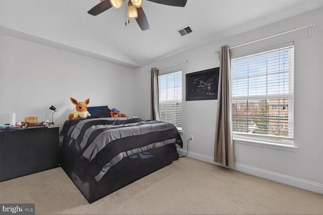 Building Photo - 102 Pasture Side Pl