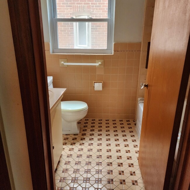 Building Photo - 3611 Douglas Rd