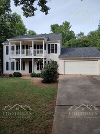 Building Photo - 3-Bedroom Home with Scenic Views in Pendle...