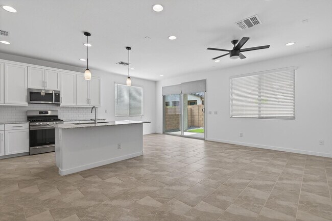 Building Photo - 24870 N 171st Ln