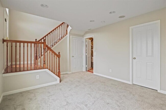 Building Photo - 172 Straughn Ln