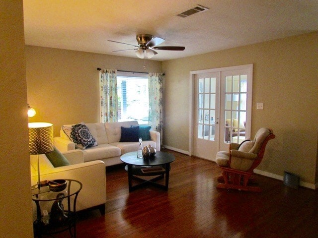 Building Photo - 1709 Gardenia Dr