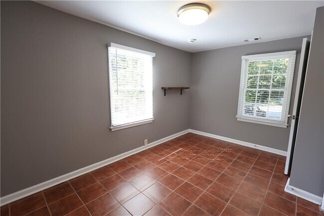 Building Photo - 771 McLendon Dr