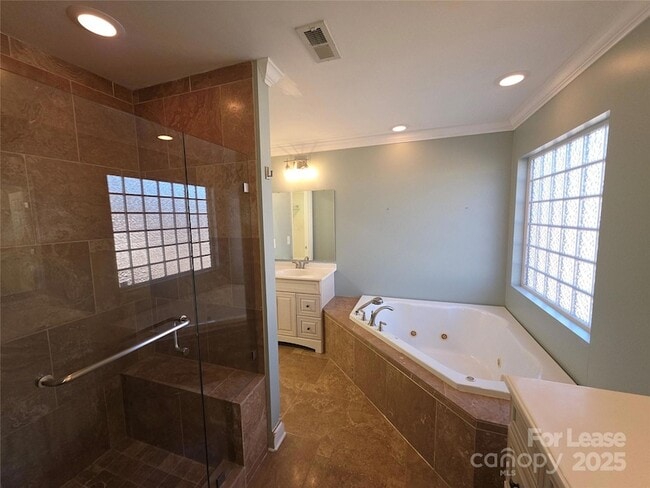 Building Photo - 1682 Lane Rd