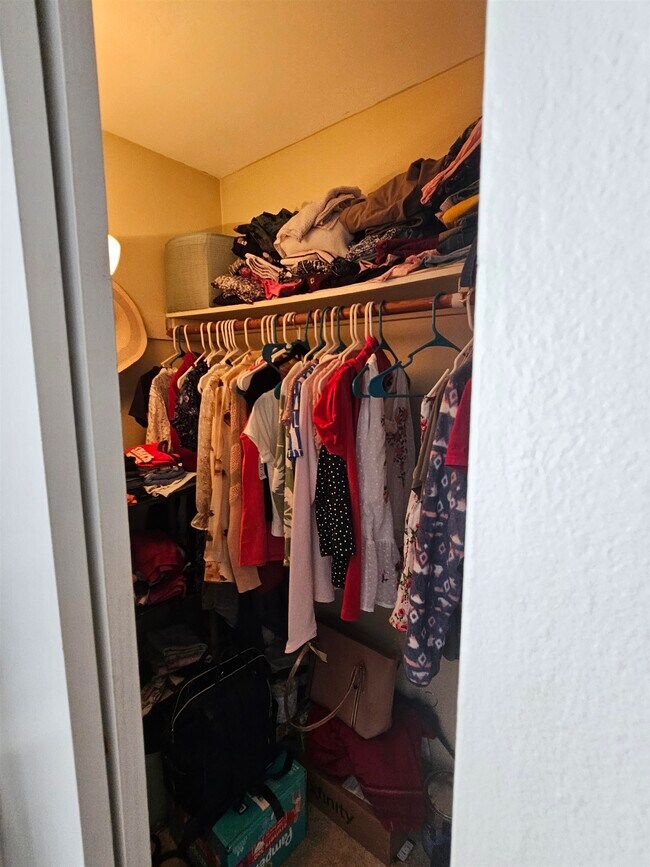 Building Photo - 616 Portland St