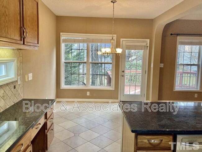 Building Photo - 9012 Blakehurst Dr