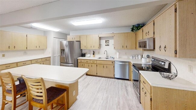 Building Photo - 8430 SW 90th Ln