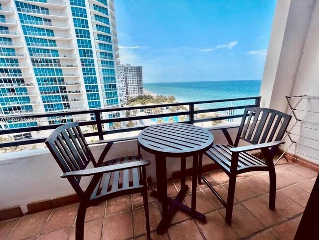 Building Photo - 3505 S Ocean Dr