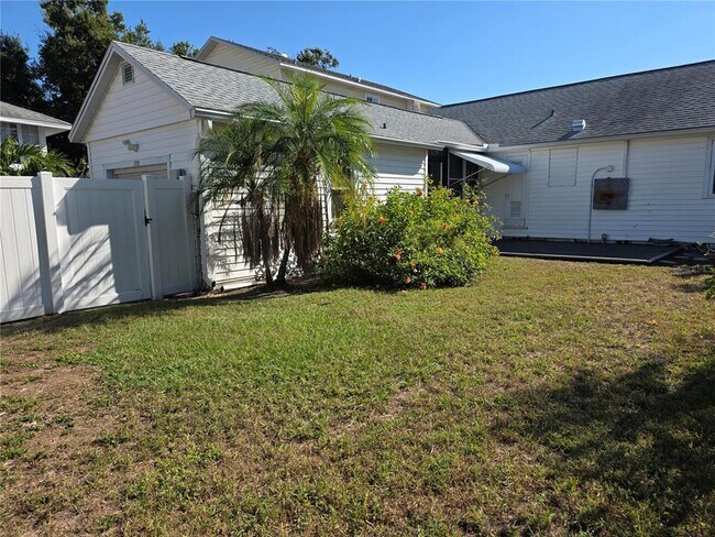 Building Photo - 775 20th Ave N