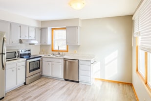 Building Photo - 226 Oneida St