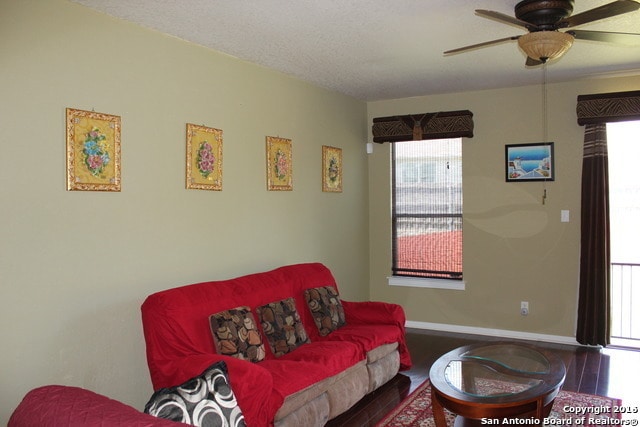 Building Photo - Great 4 Bedroom, 3 Bathroom Home Available in Scenic Hills (Cibolo/Schertz) Realtor Commission: $600