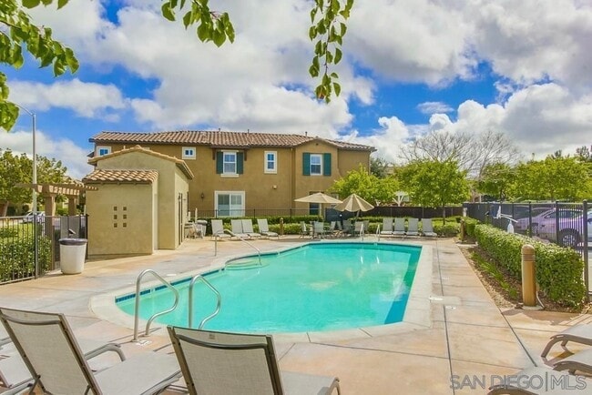Building Photo - 13348 Calle Del Campo