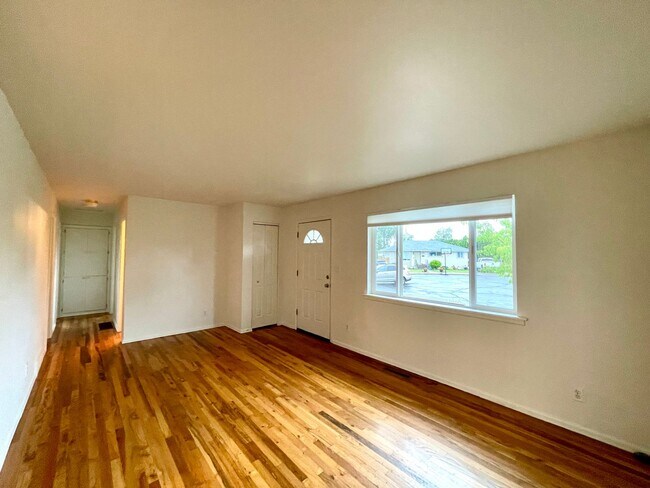 Building Photo - Great Updated Rancher