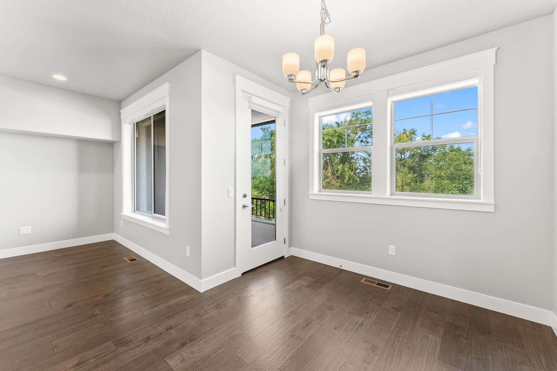 Building Photo - 10374 S Sage Canal Way