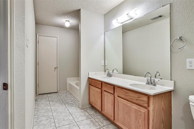 Building Photo - 3229 Spring Crest Ct