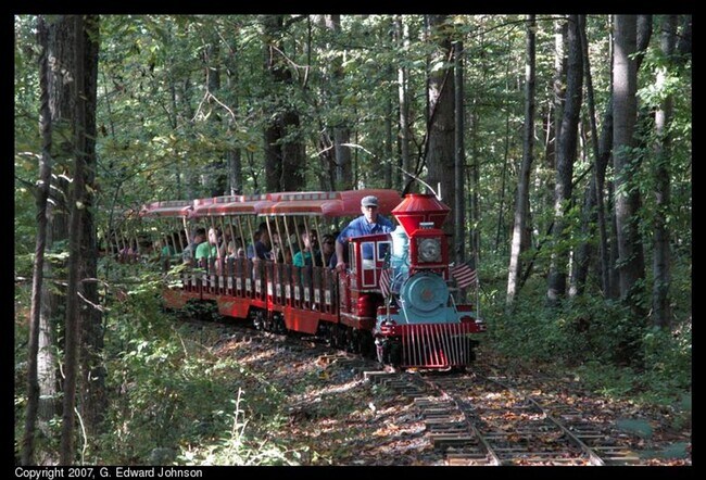 Building Photo - Sparkling and Spacious
