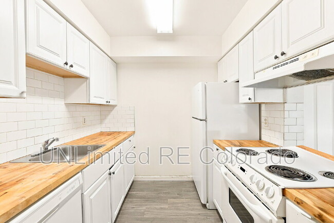 Building Photo - 5995 W Hampden Ave