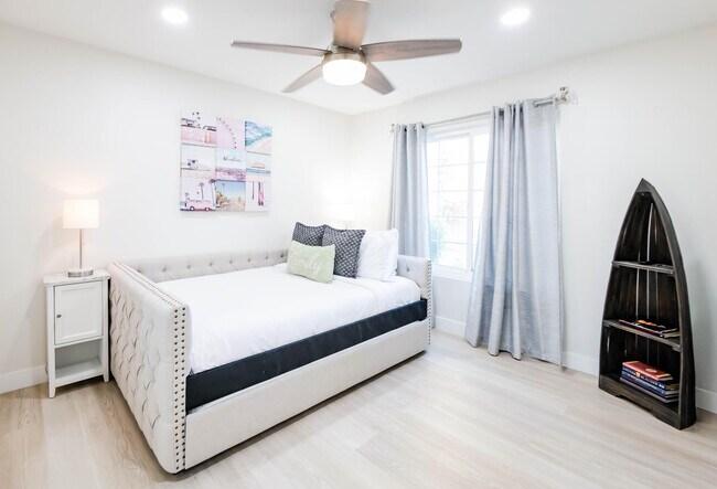 Building Photo - 79361 Port Royal Ave