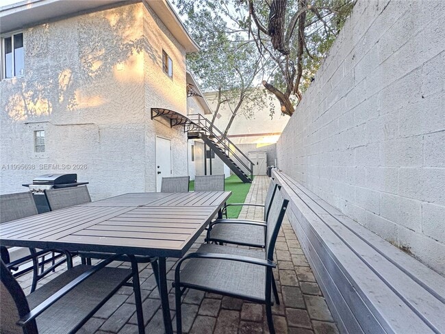 Building Photo - 174 NE 55th St