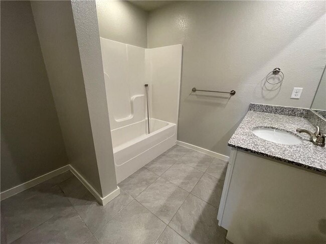 Building Photo - 3915 SW Peachwood Dr