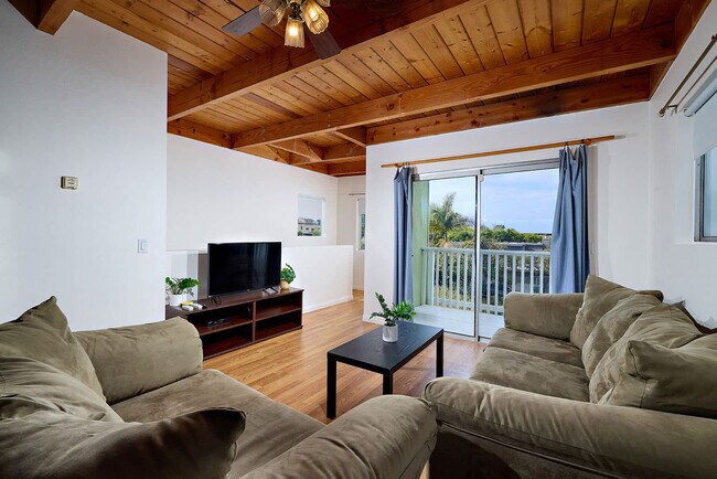 Building Photo - 549 San Dieguito Dr