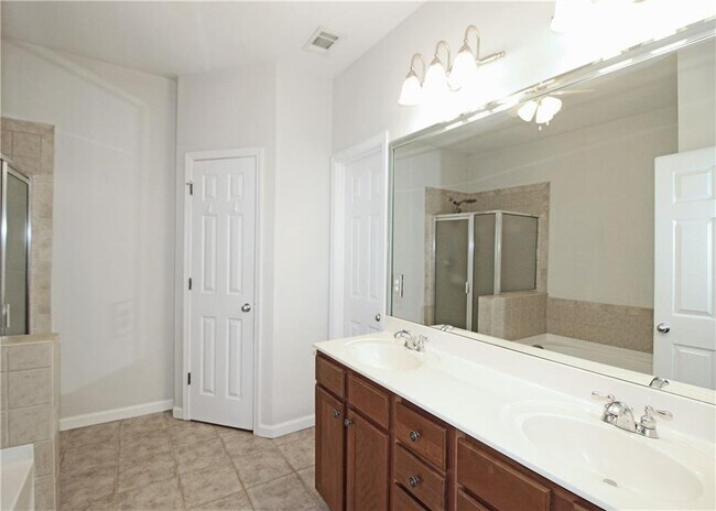 Building Photo - 335 Snowgoose Ct