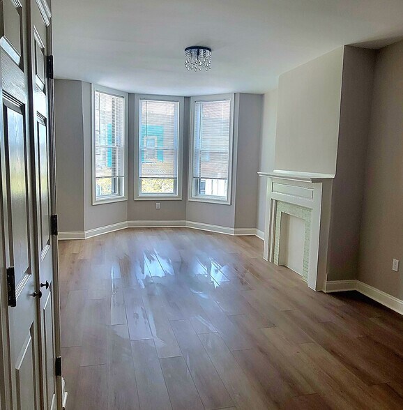 Lots of light - 723 Humboldt St