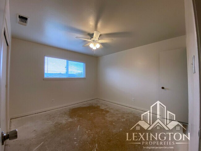 Building Photo - Beautifully Remodeled, Single-story, 3BD/2BA Home in Rio Linda near Babe Best Park!