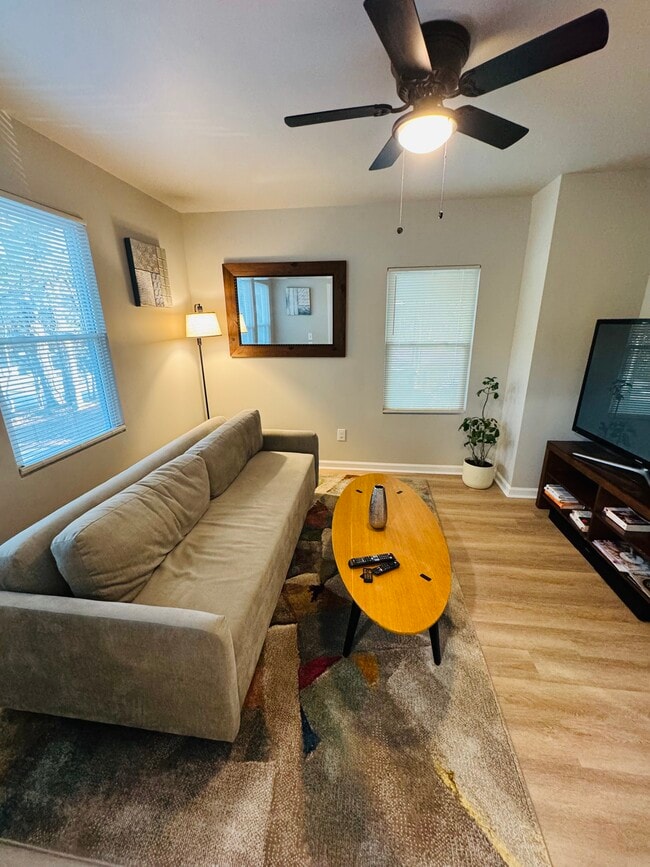 Building Photo - 2447 McAlpine Terrace