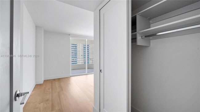 Building Photo - 555 NE 34th St