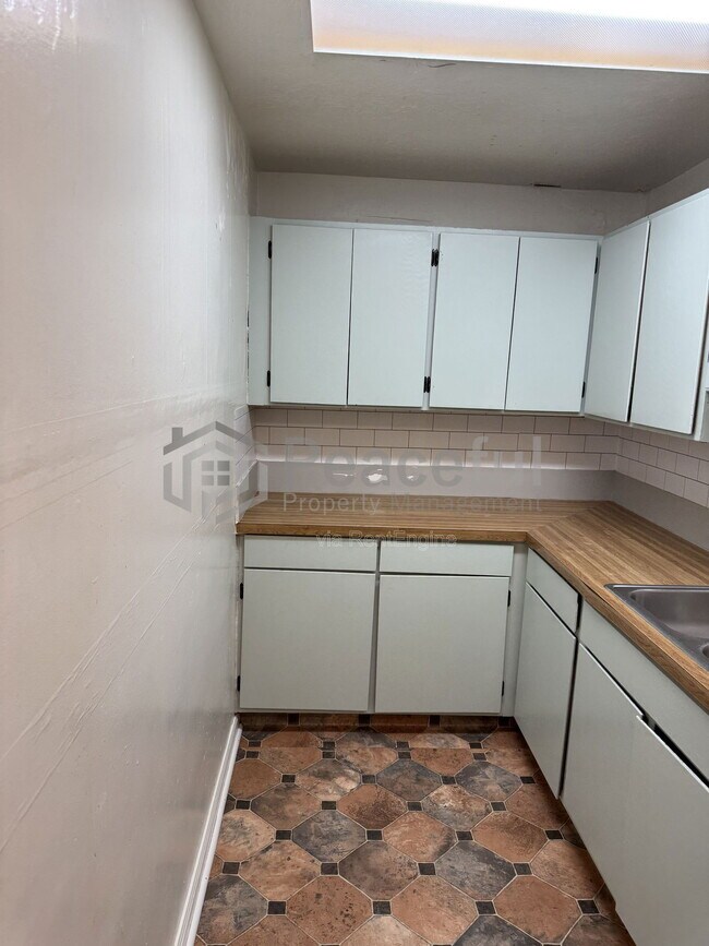 Building Photo - 417 Wall St