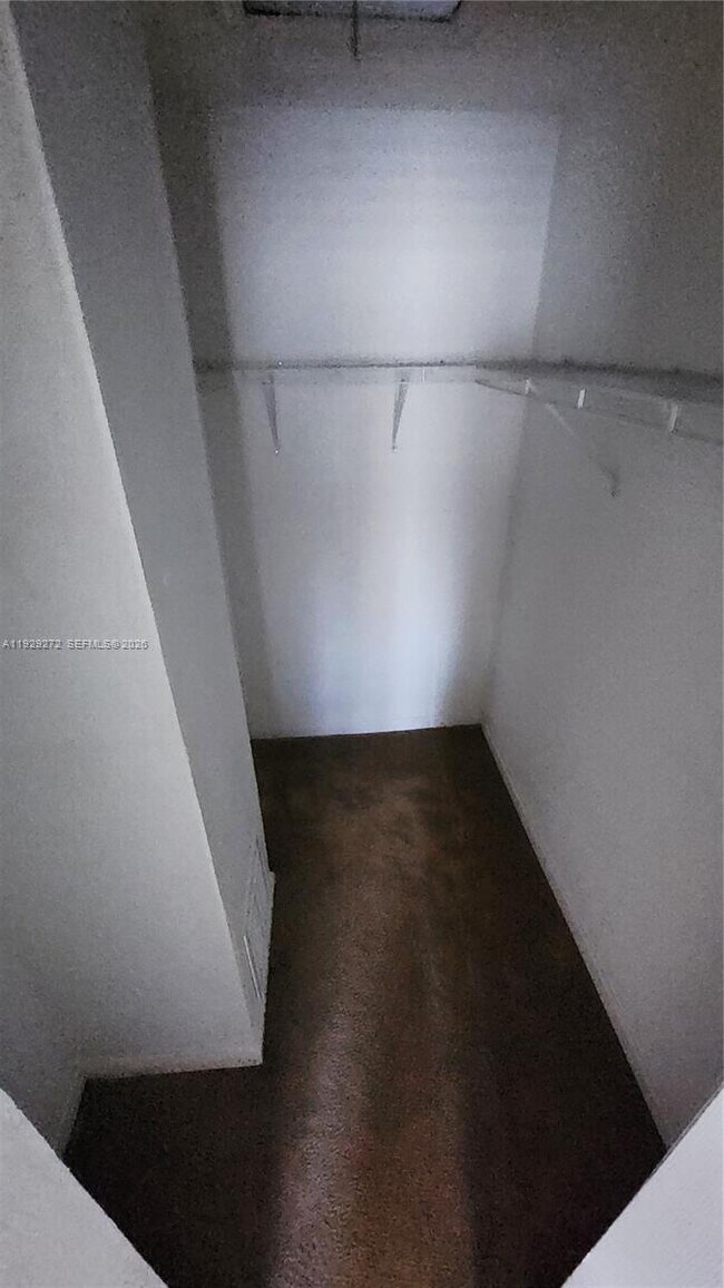 Building Photo - 2715 SE 15th Pl