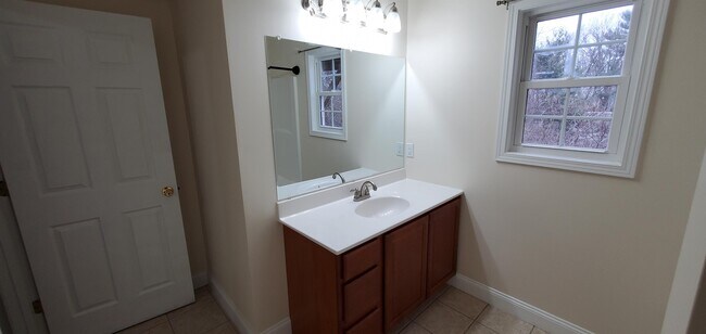 Building Photo - 172 Beth Ln