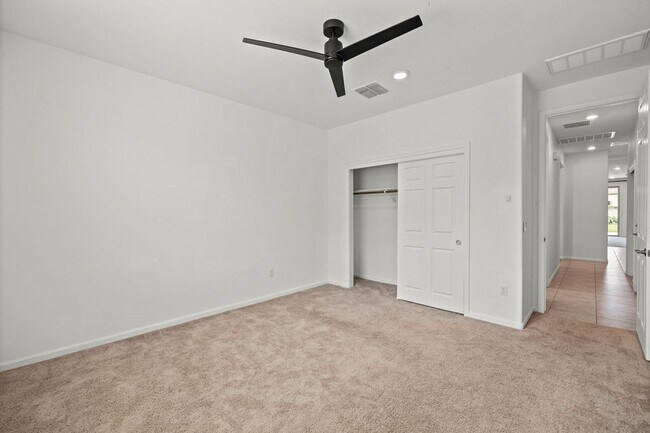 Building Photo - Beautiful 3 Bedroom Home in La Estancia & ...