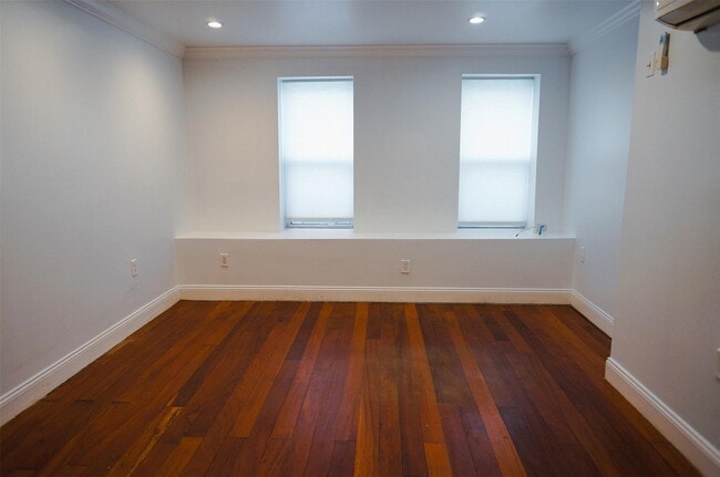 Building Photo - 526 E 148th St