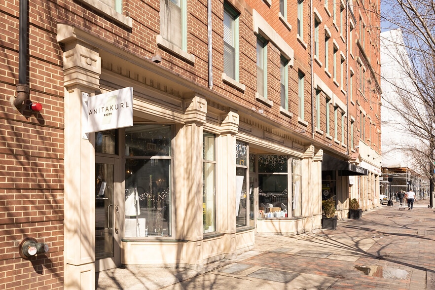 Building Photo - 1661 Washington St