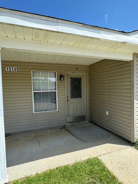 Building Photo - 15149 Deer Creek Dr
