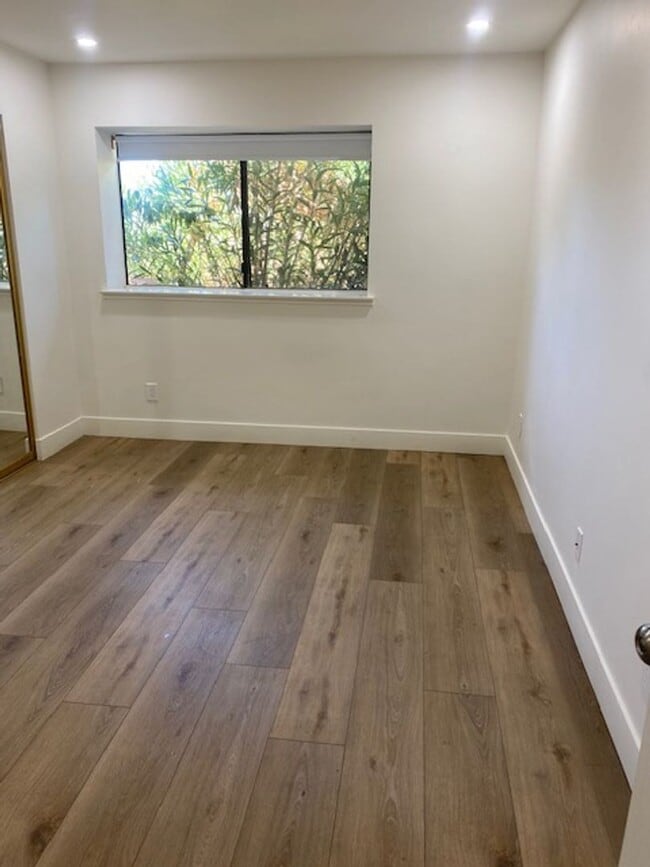 Building Photo - 2BR/2BA Duplex for rent!!!