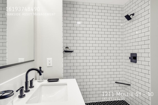 Building Photo - 1211 Mollie St