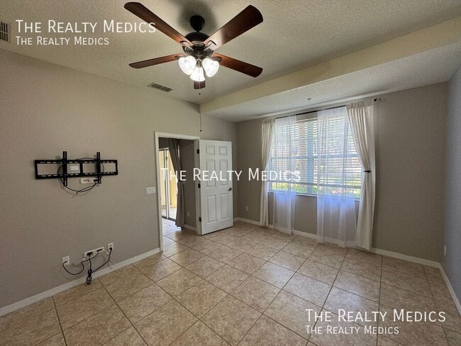 Building Photo - 2854 Oakwater Dr