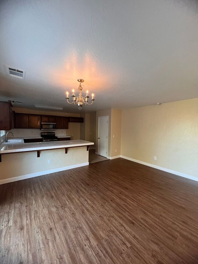 Building Photo - 2956 Sauvignon St